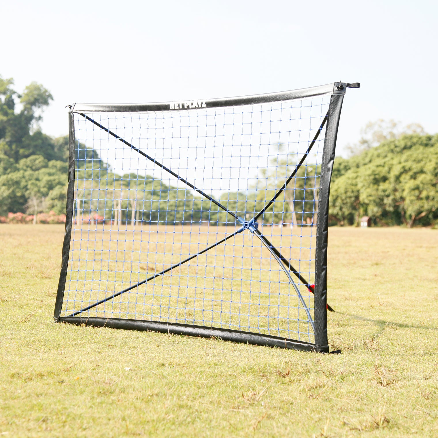 SOCCER REBOUNDER | EASY TRAVEL PLAYZ